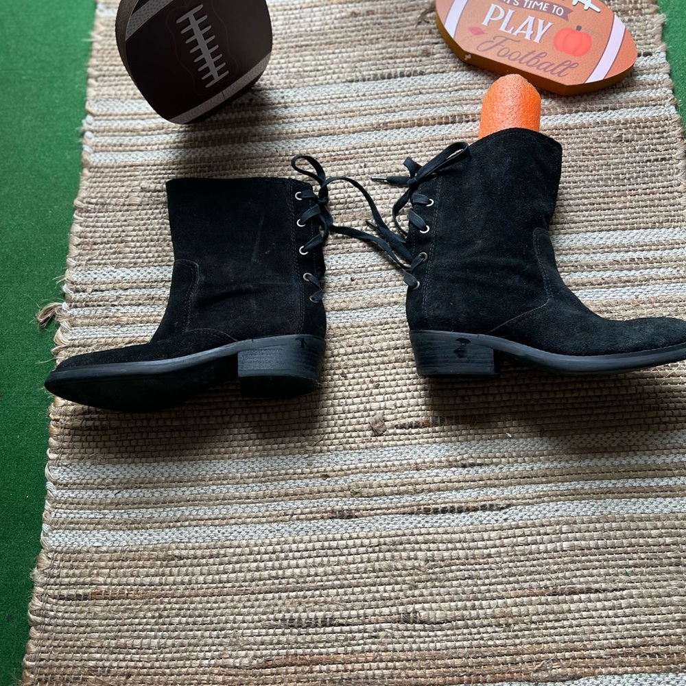 Black soft soft leather boots. Size 7. - Picture 2 of 4
